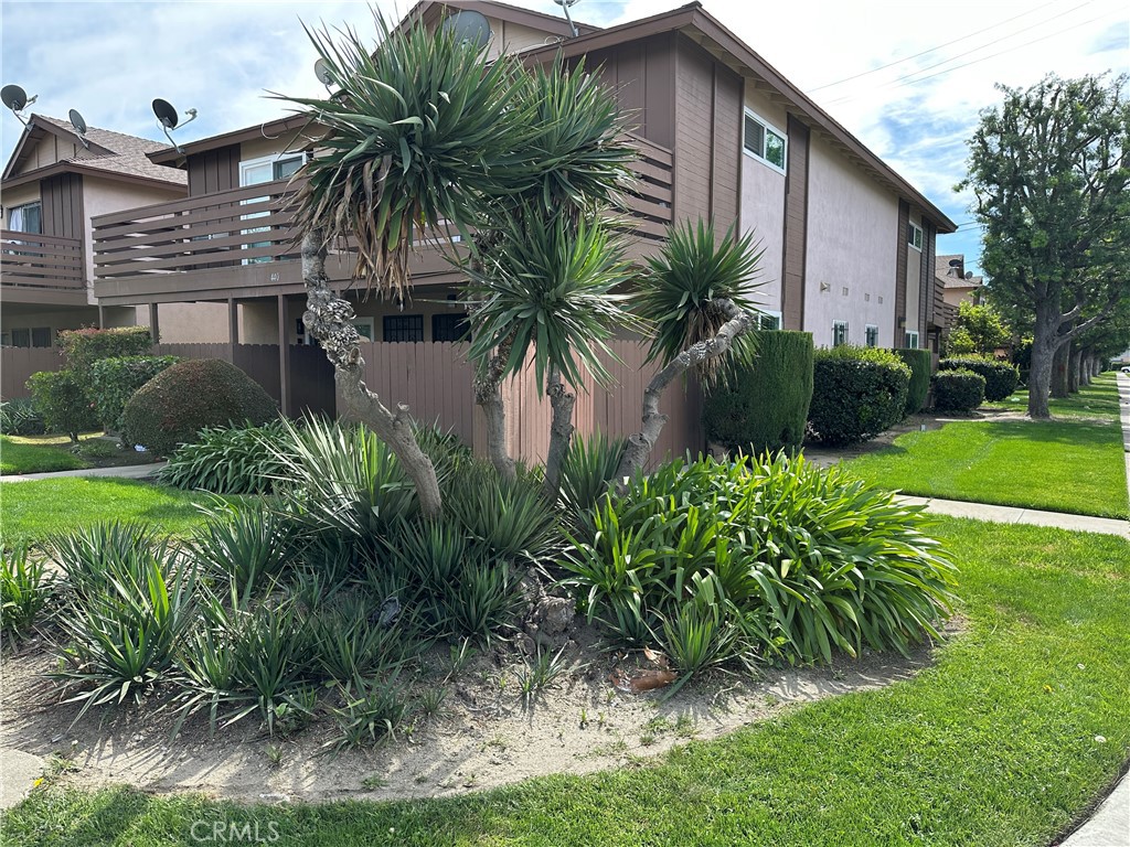 440 W Orangewood C
