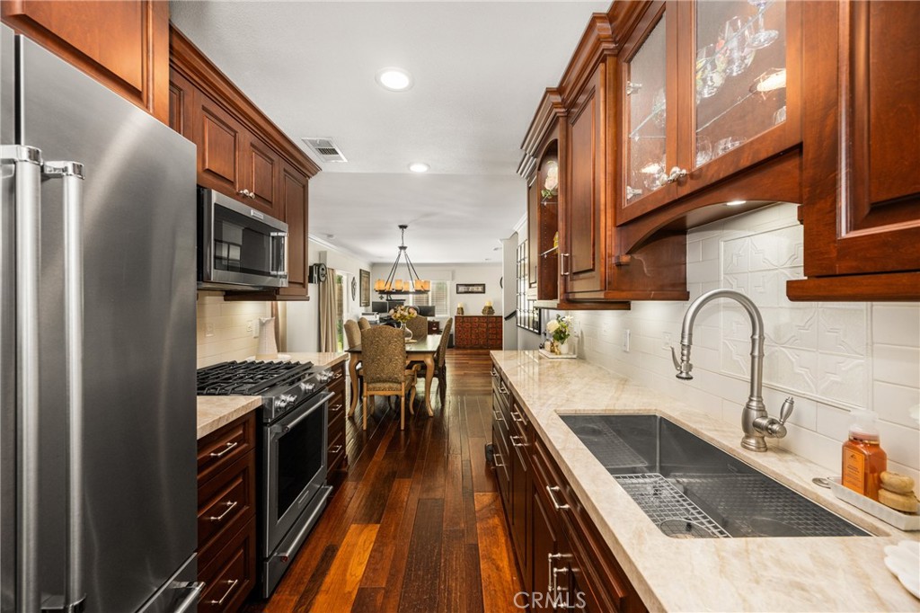 4882 McCormack