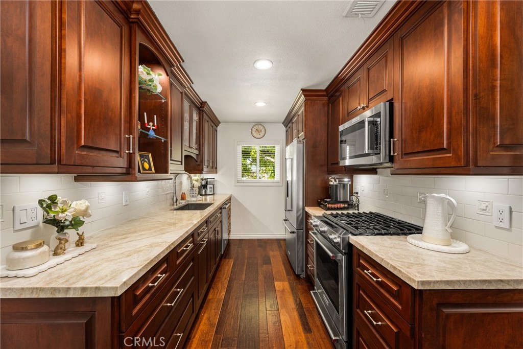 4882 McCormack