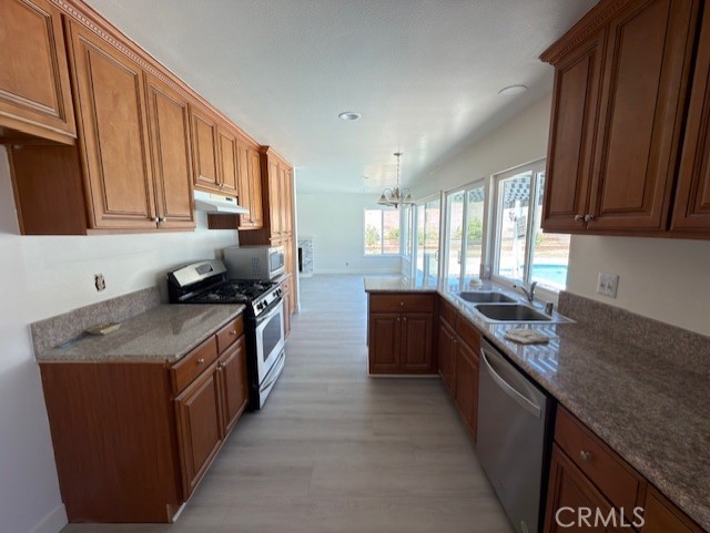 2214 Montague
