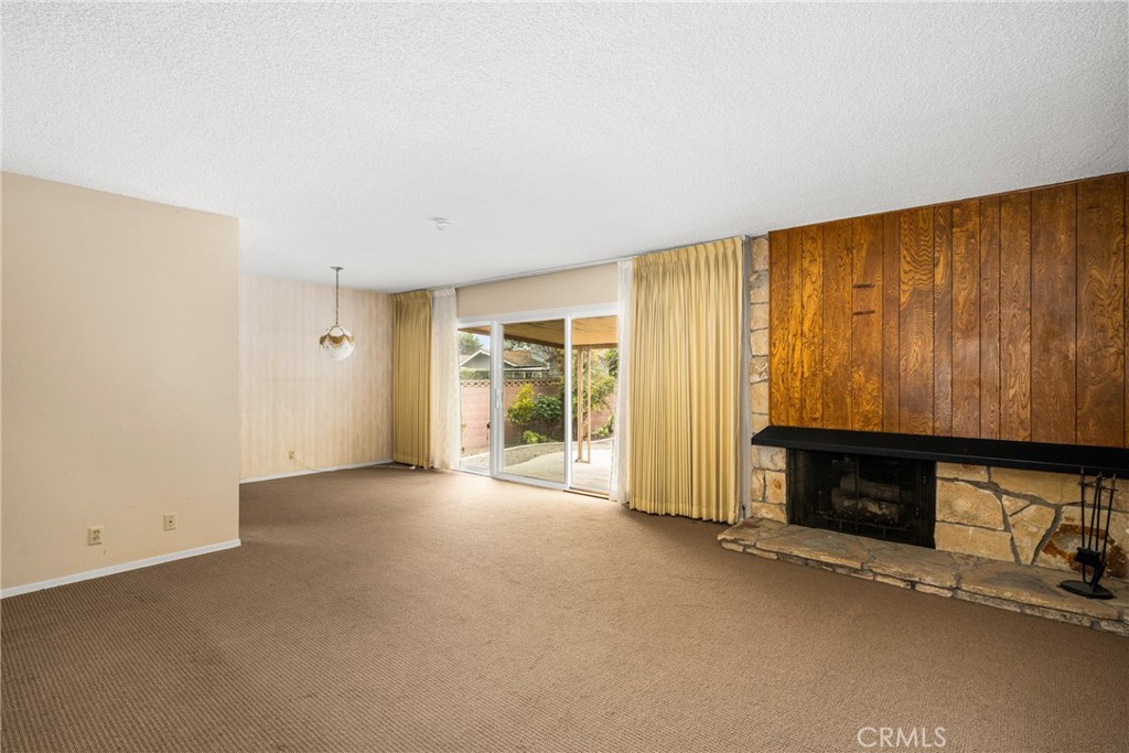 1830 W Chalet Avenue