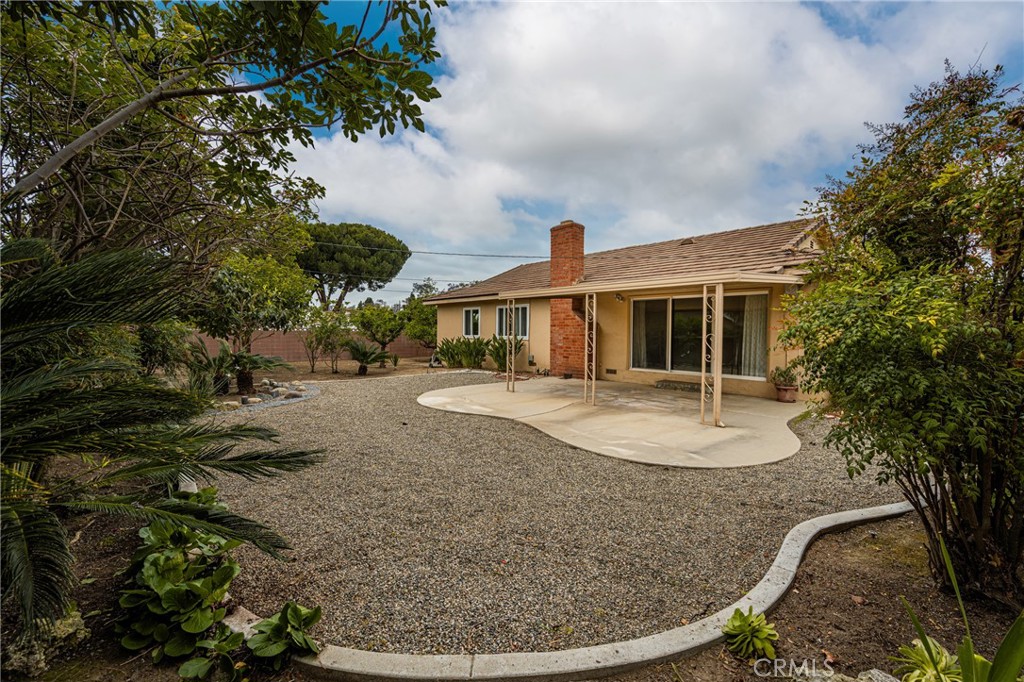 1830 W Chalet Avenue