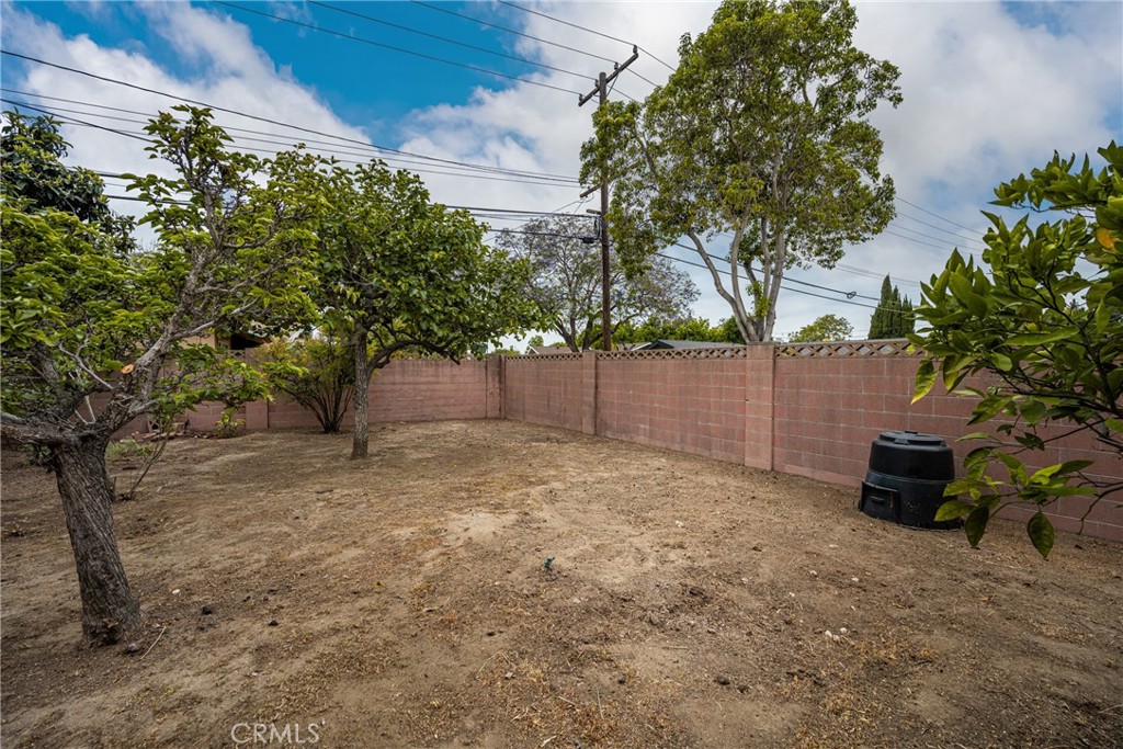 1830 W Chalet Avenue