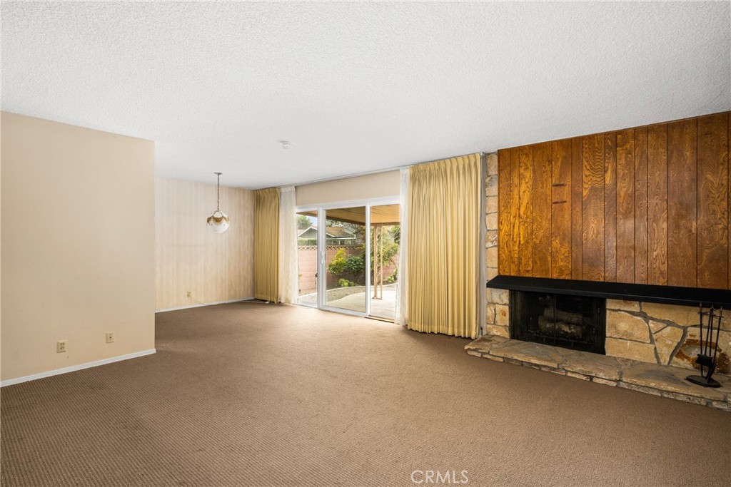 1830 W Chalet Avenue