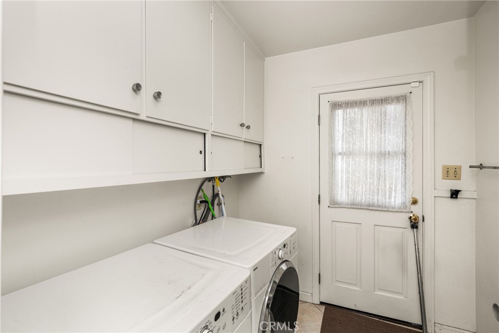 1830 W Chalet Avenue