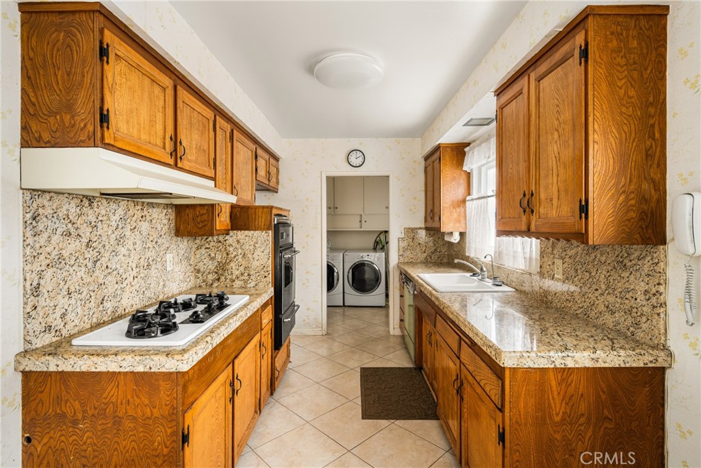 1830 W Chalet Avenue