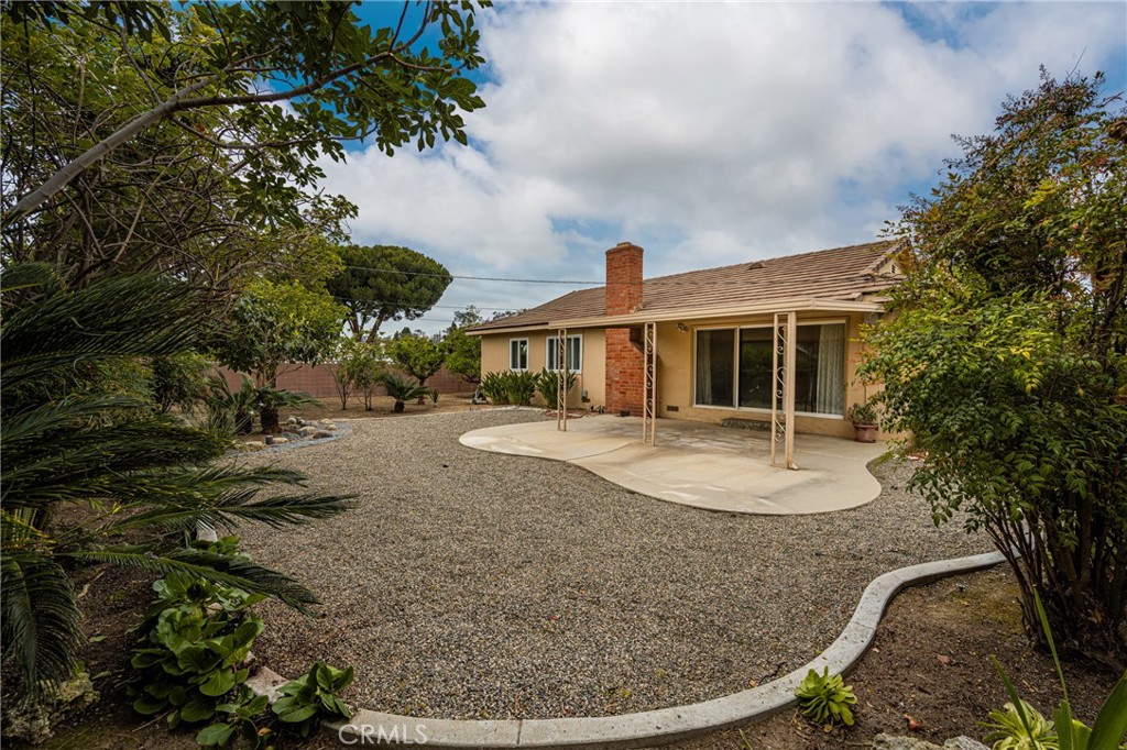 1830 W Chalet Avenue