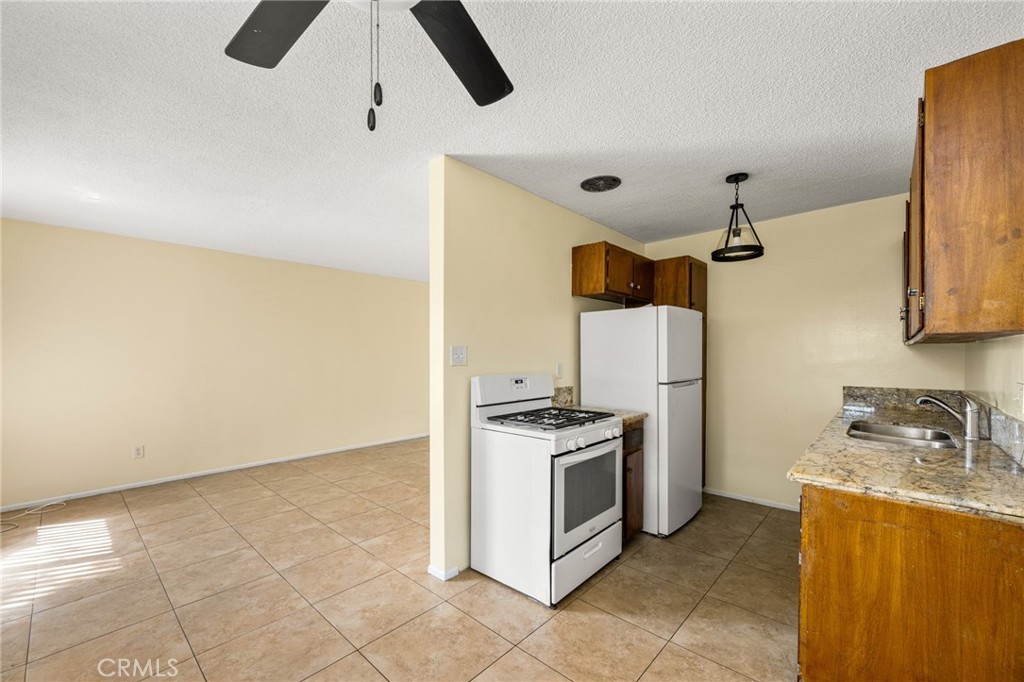 1256 N Placentia