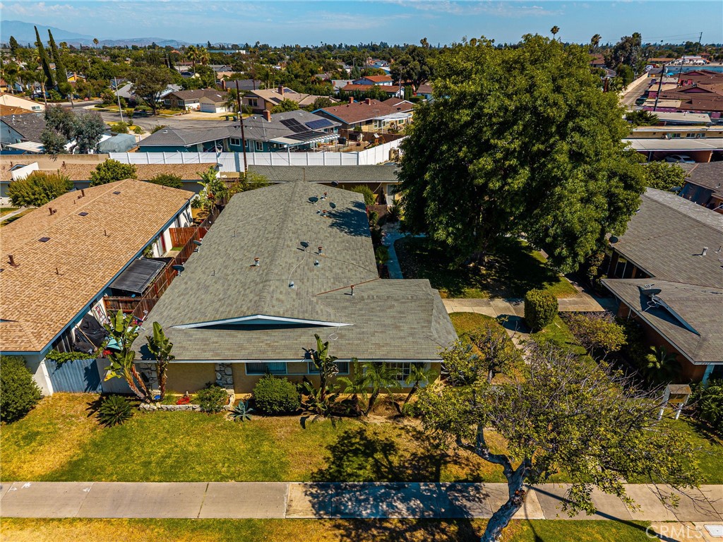 1256 N Placentia