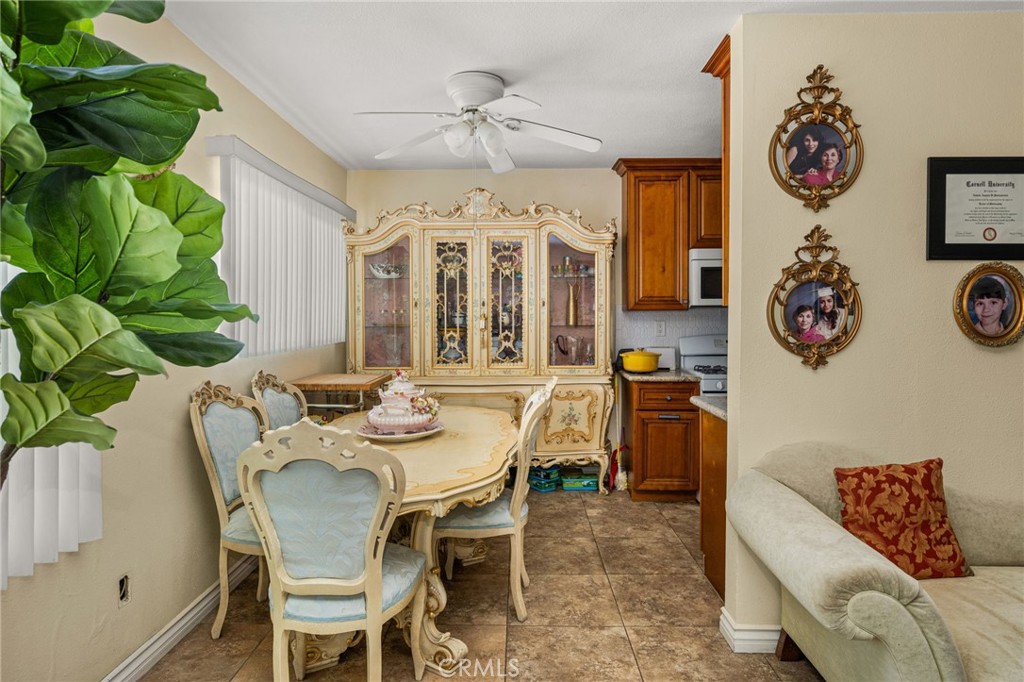 1256 N Placentia