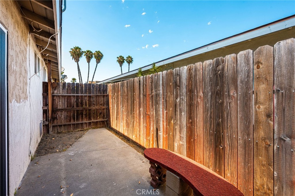 1256 N Placentia