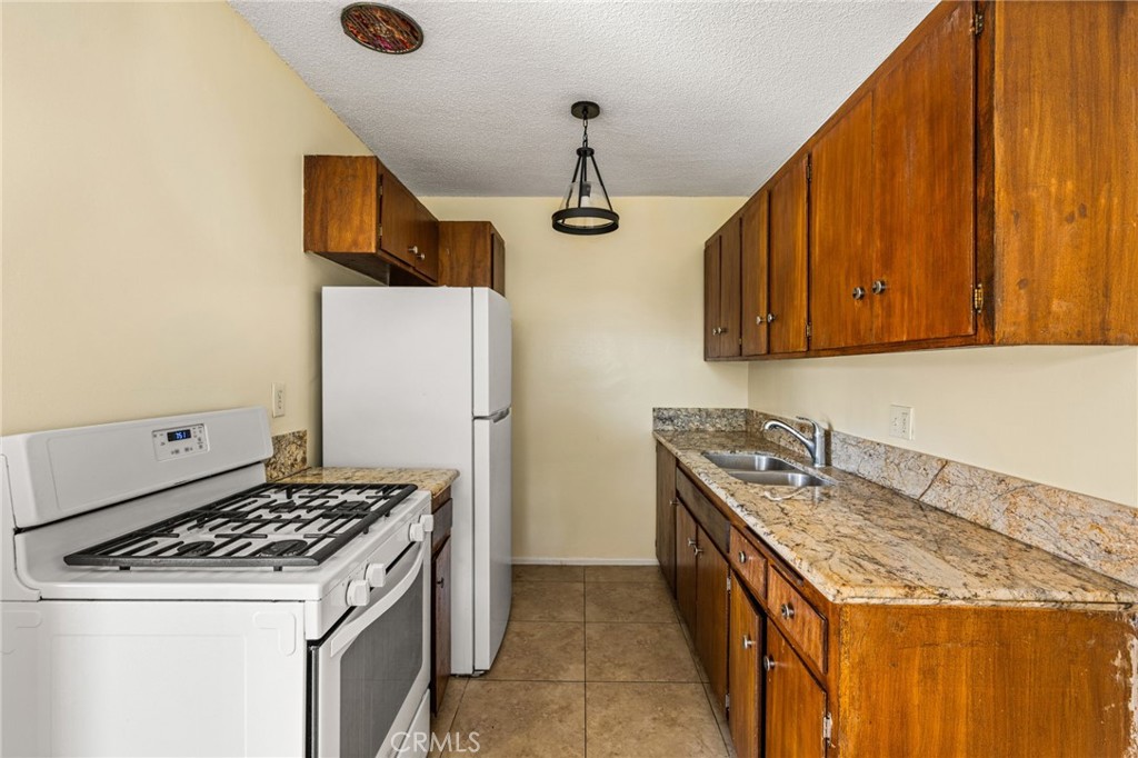 1256 N Placentia