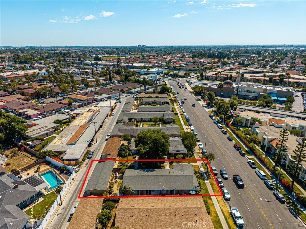 1256 N Placentia