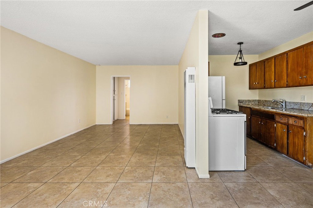 1256 N Placentia
