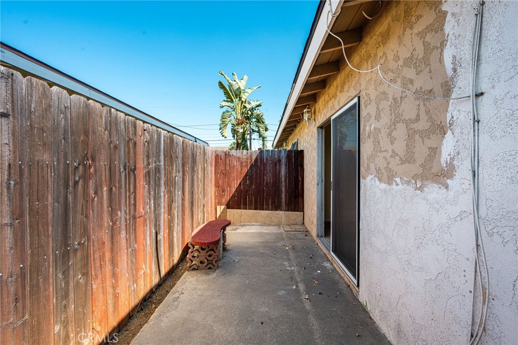 1256 N Placentia
