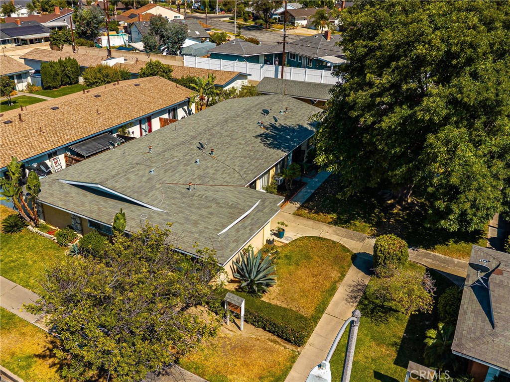 1256 N Placentia