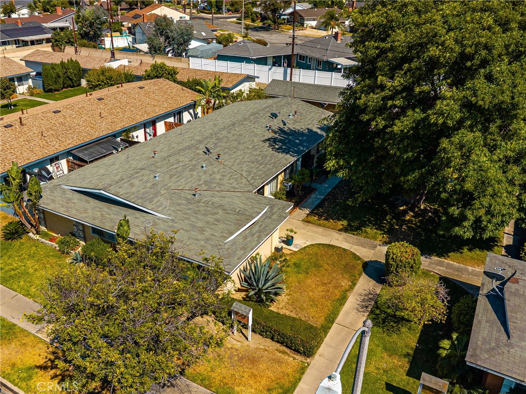 1256 N Placentia