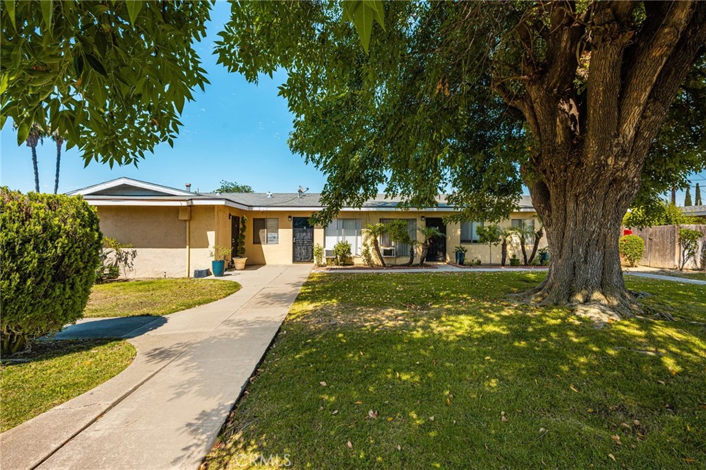 1256 N Placentia