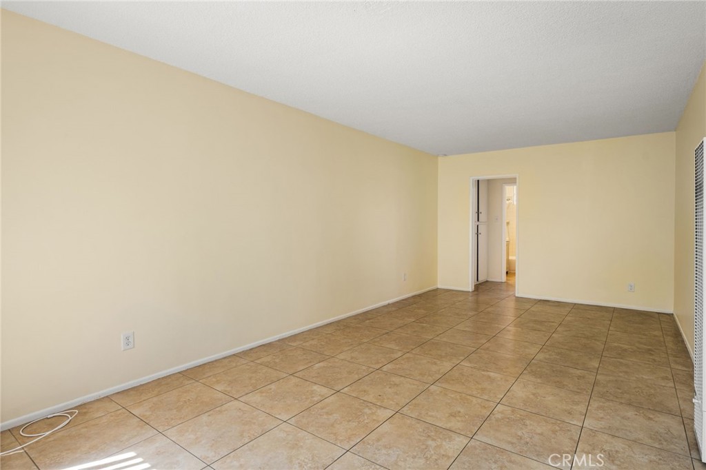 1256 N Placentia
