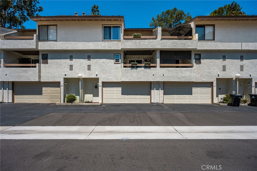233 Mountain Court