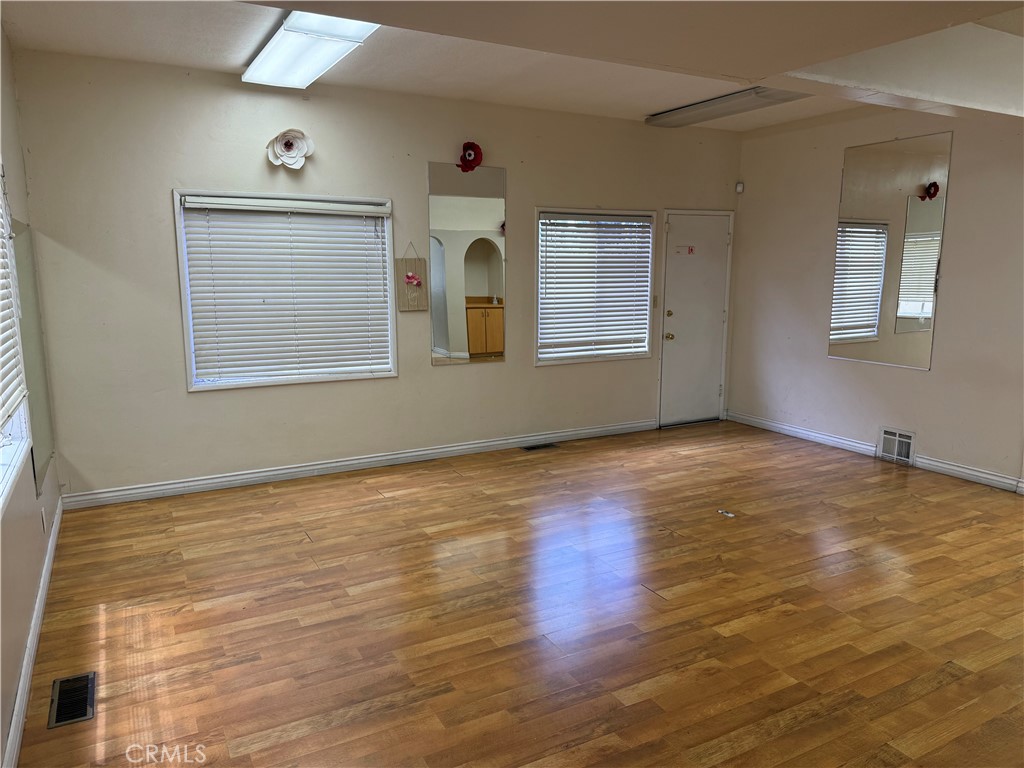 220 W Cypress