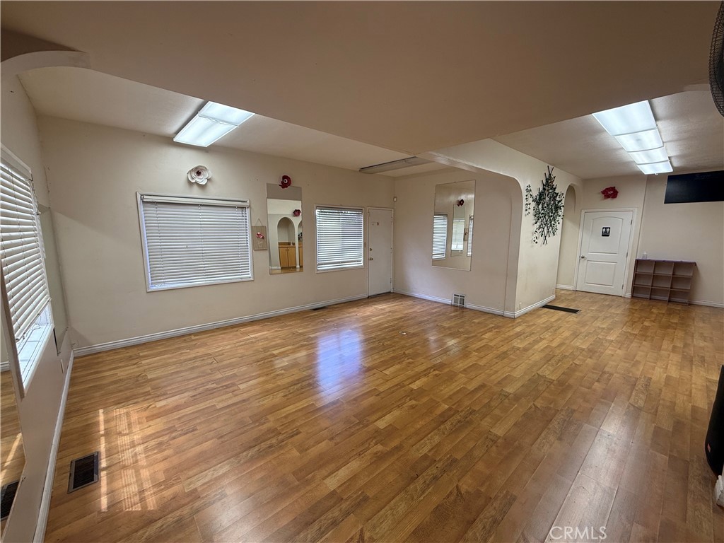 220 W Cypress