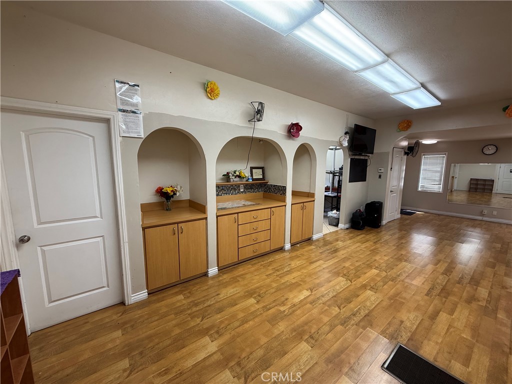 220 W Cypress