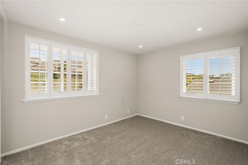 4431 E Olive Branch
