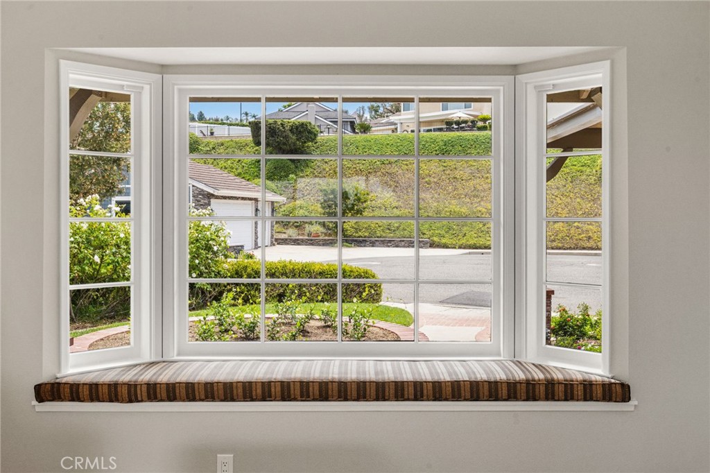 4431 E Olive Branch