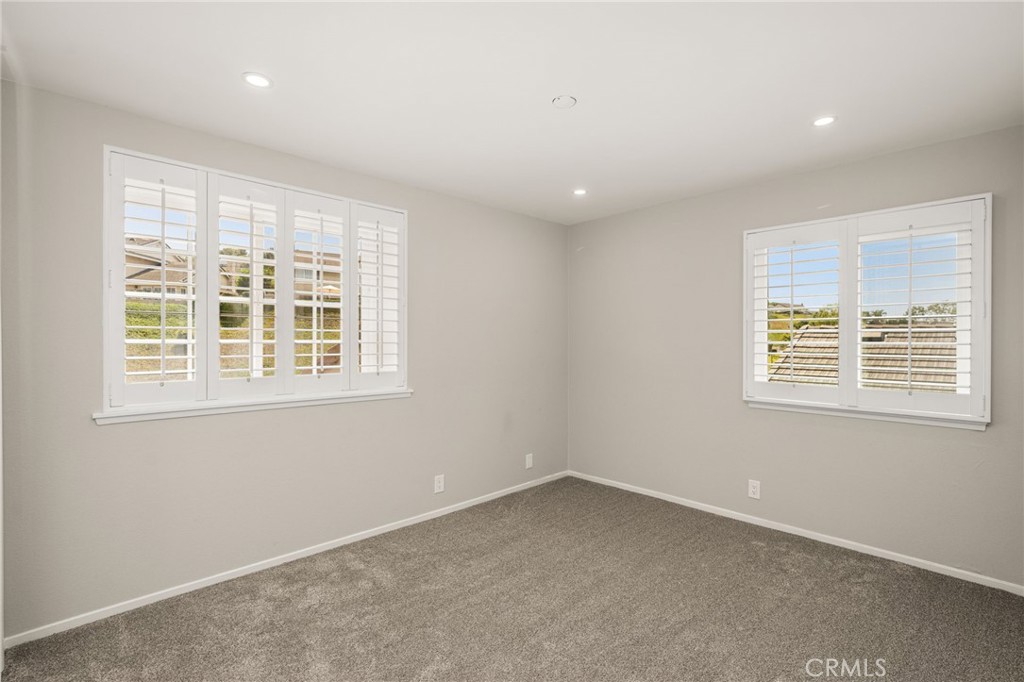 4431 E Olive Branch