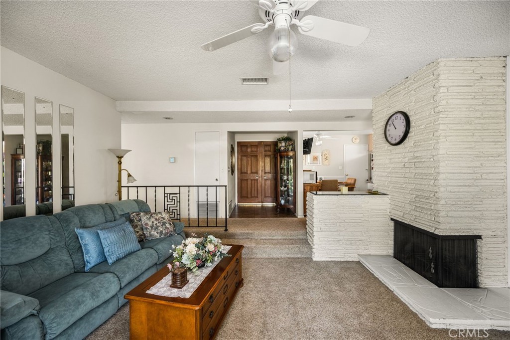 819 S Hastings