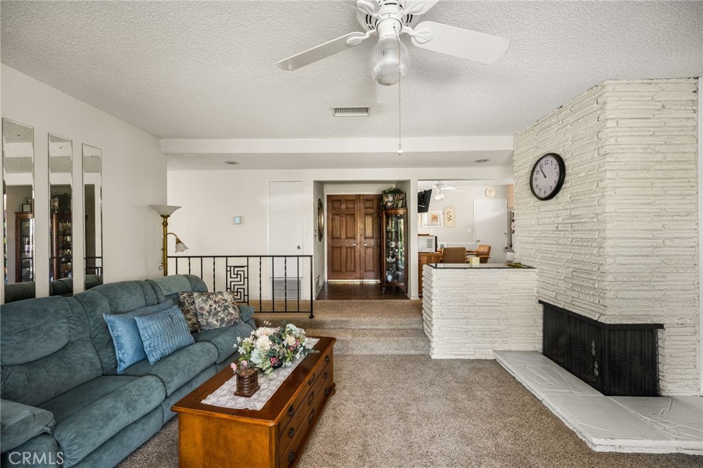 819 S Hastings