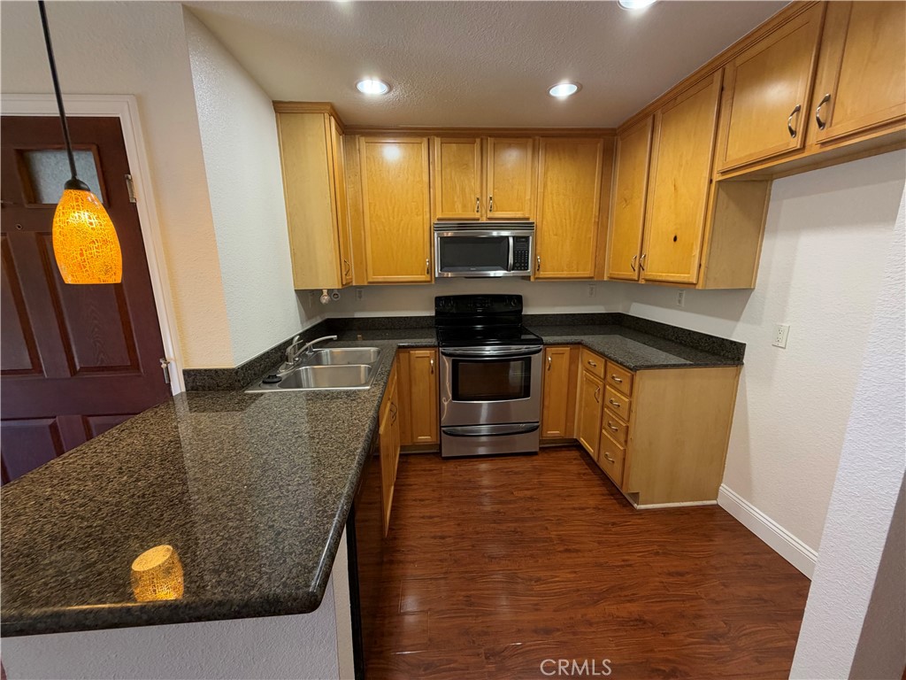 2400 San Gabriel 106