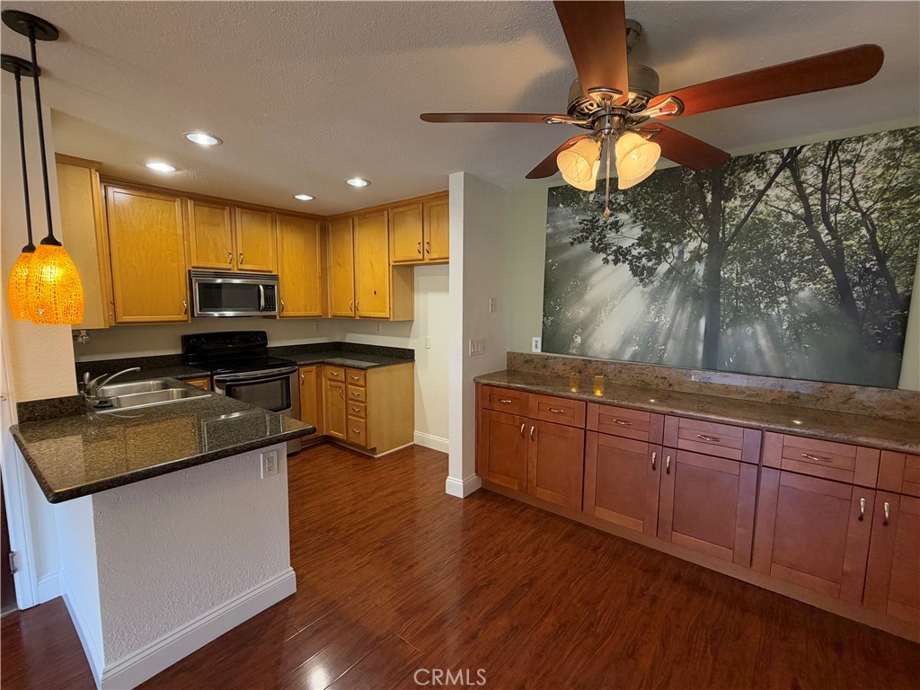 2400 San Gabriel 106