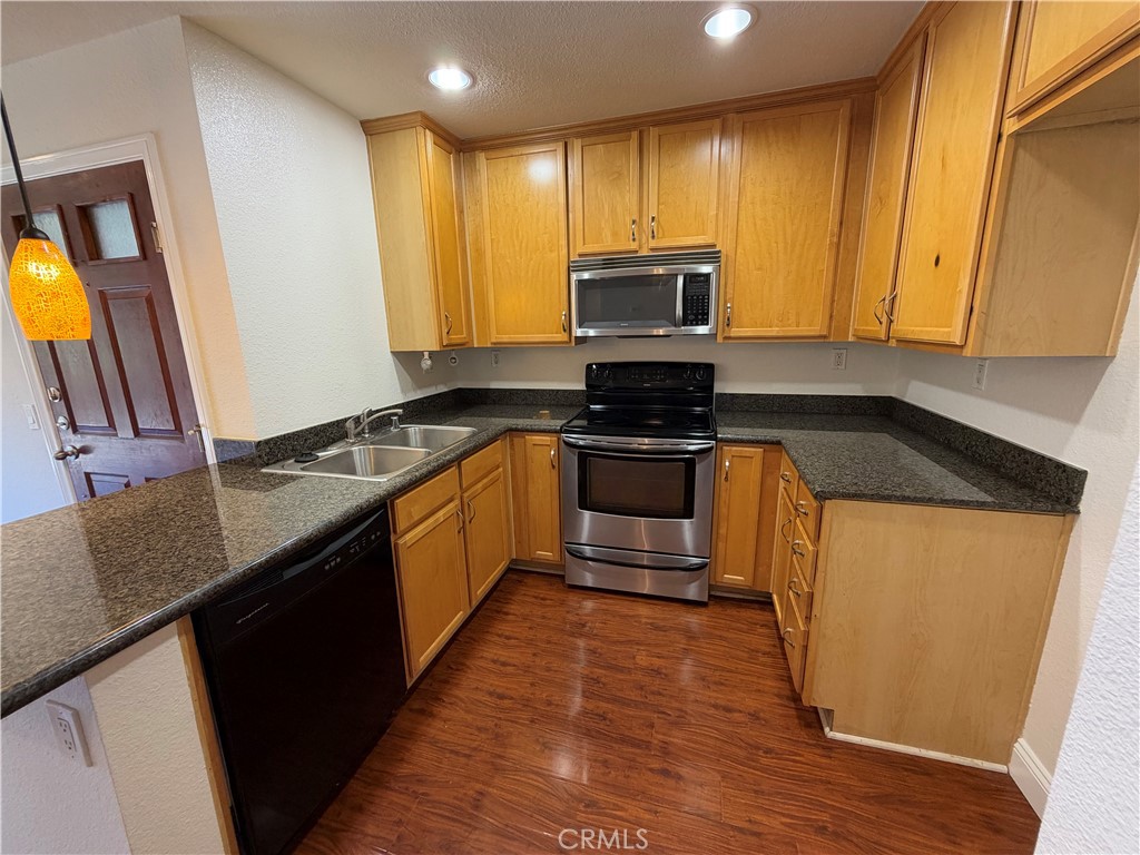 2400 San Gabriel 106