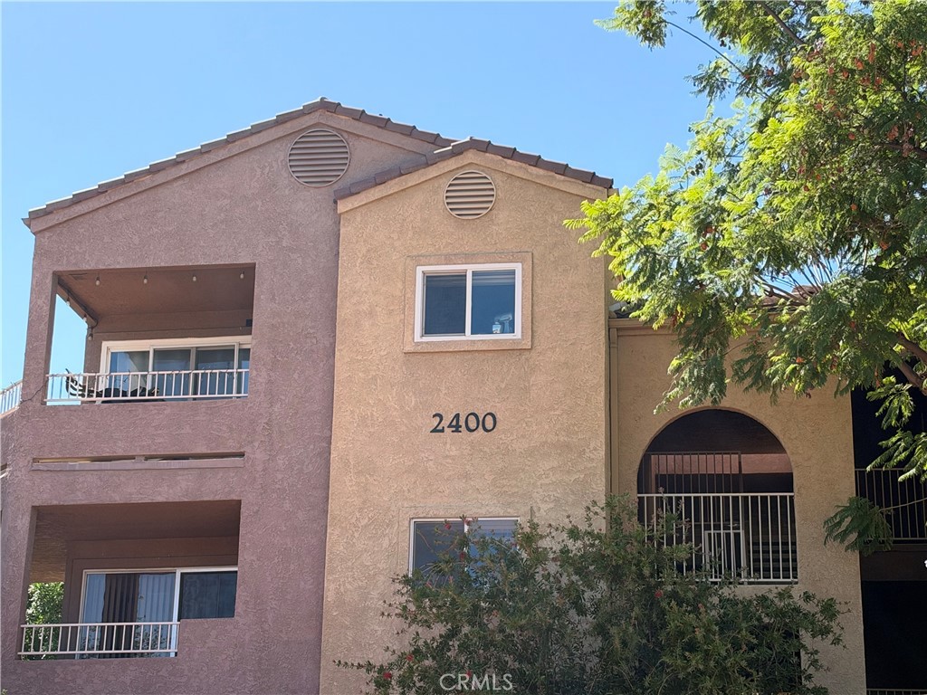 2400 San Gabriel 106