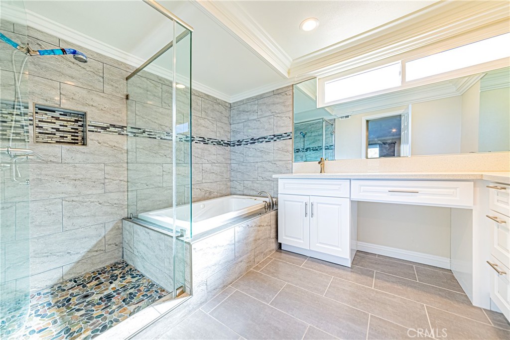 642 Colonial Circle
