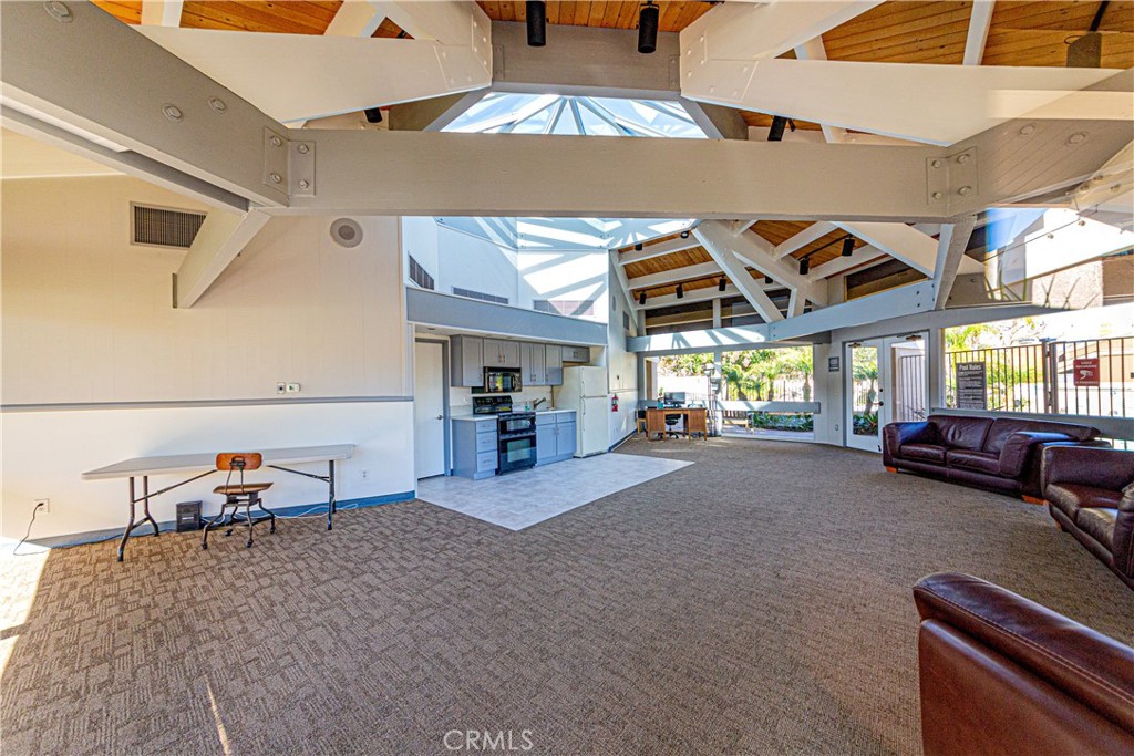 642 Colonial Circle