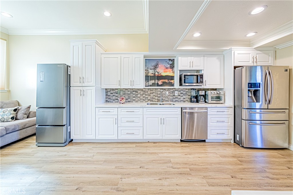 642 Colonial Circle
