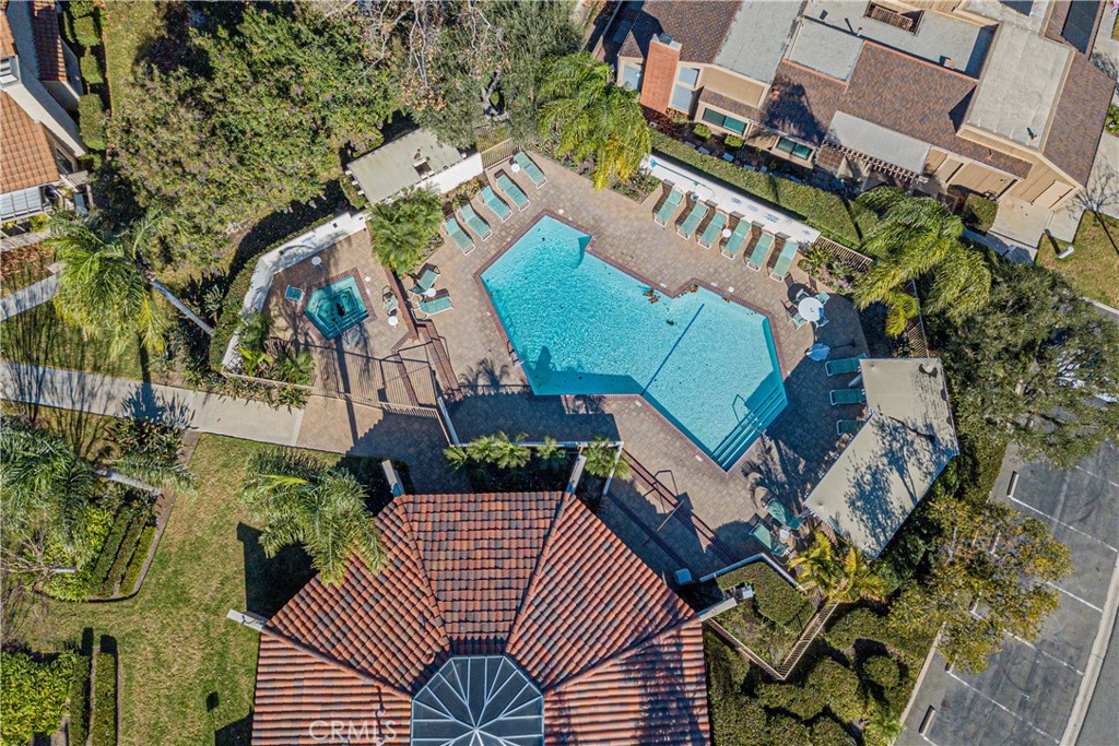 642 Colonial Circle