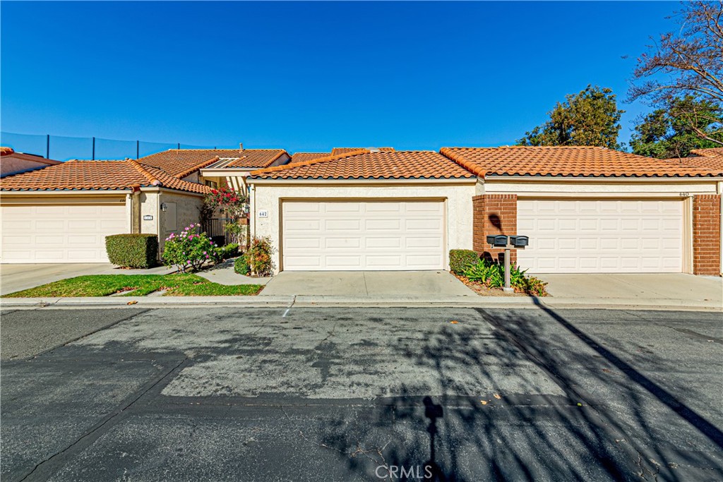 642 Colonial Circle