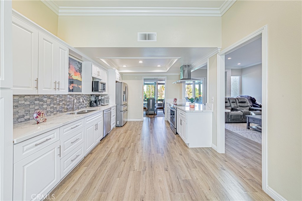 642 Colonial Circle