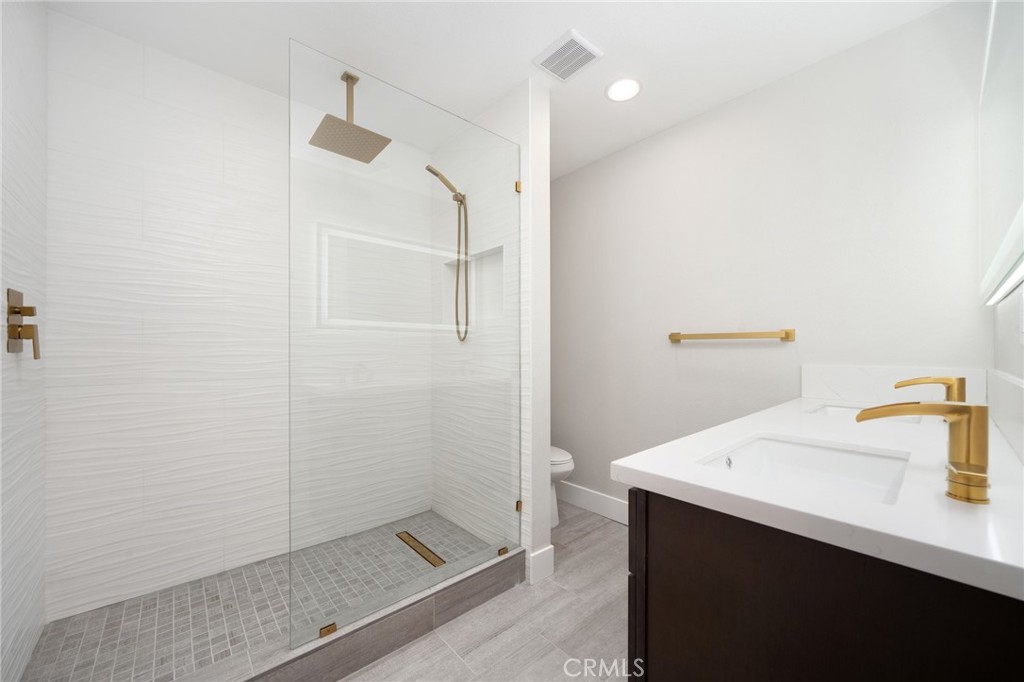 1001 W Stevens Avenue 201