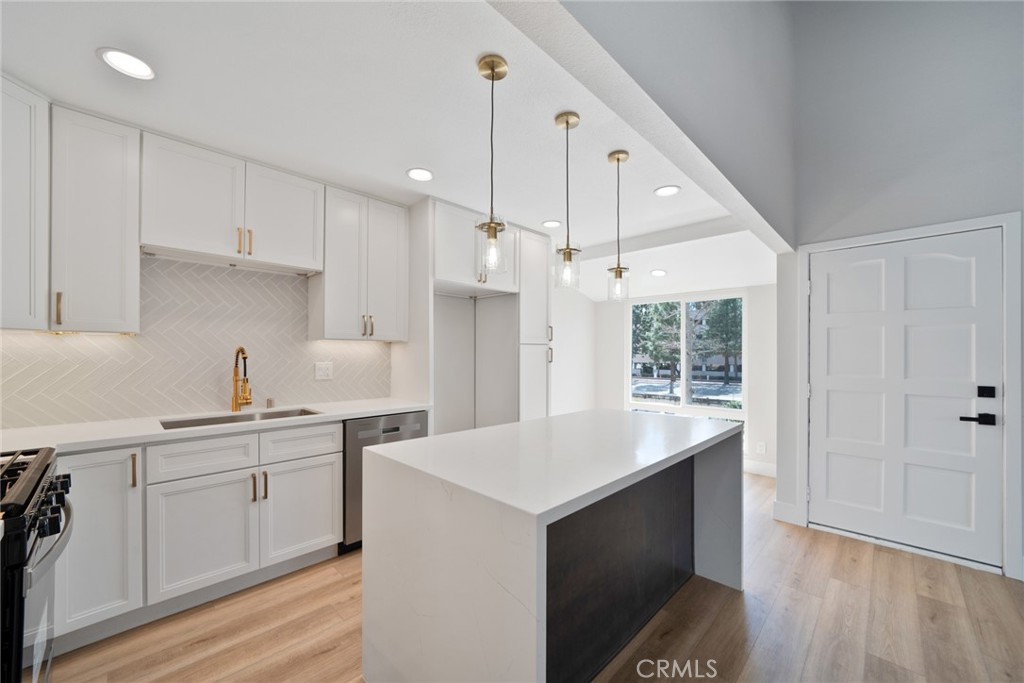 1001 W Stevens Avenue 201