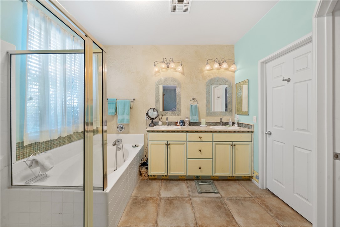 15080 Knollwood Street