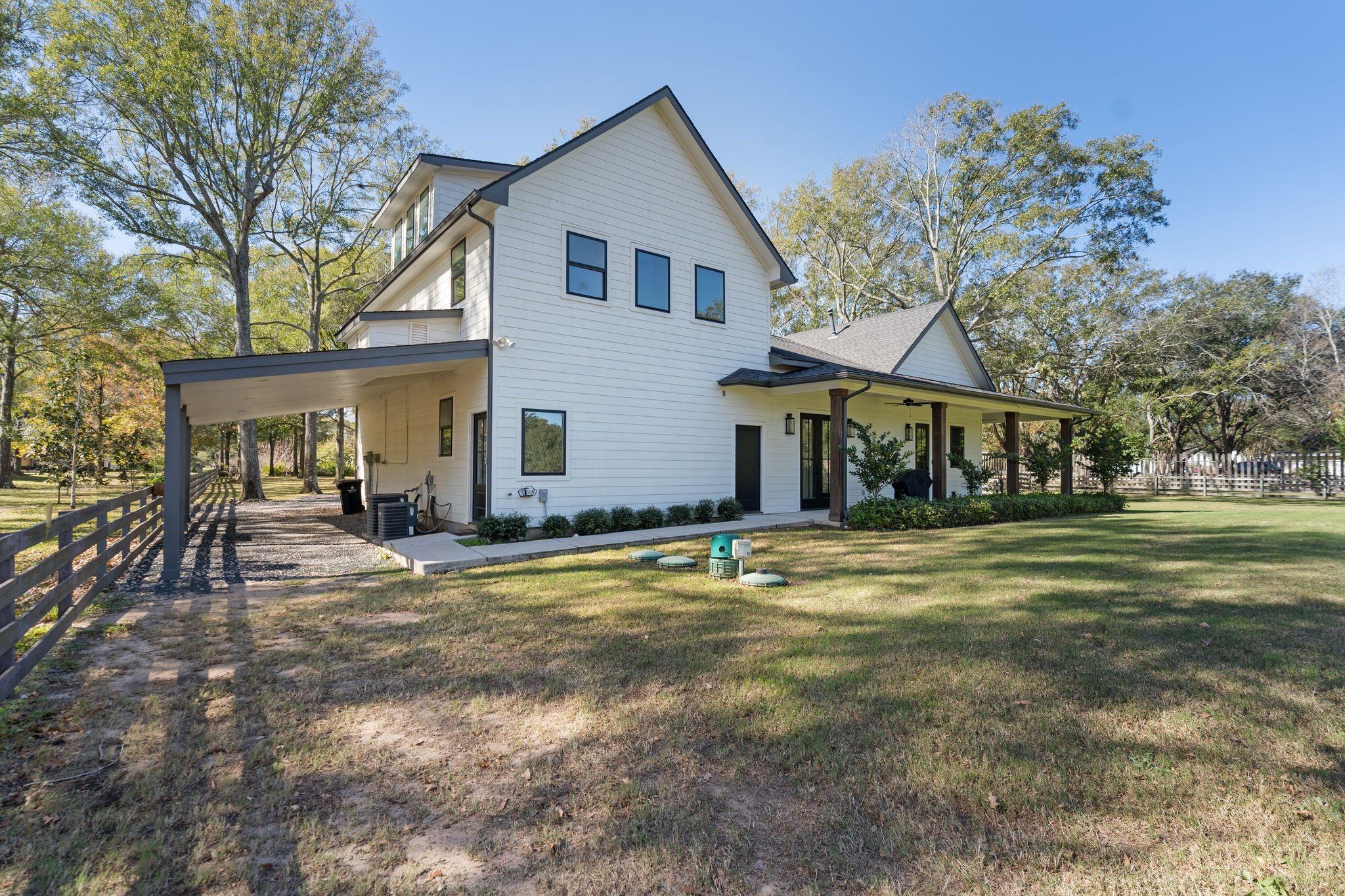 3113 N Saddlebrook Lane