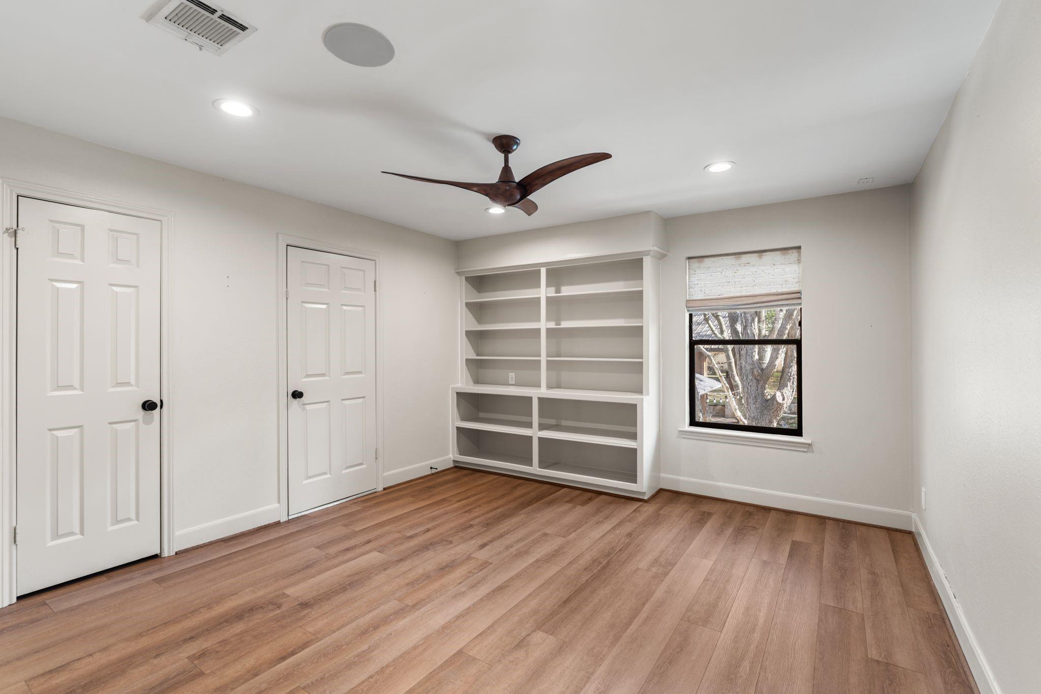 3113 N Saddlebrook Lane