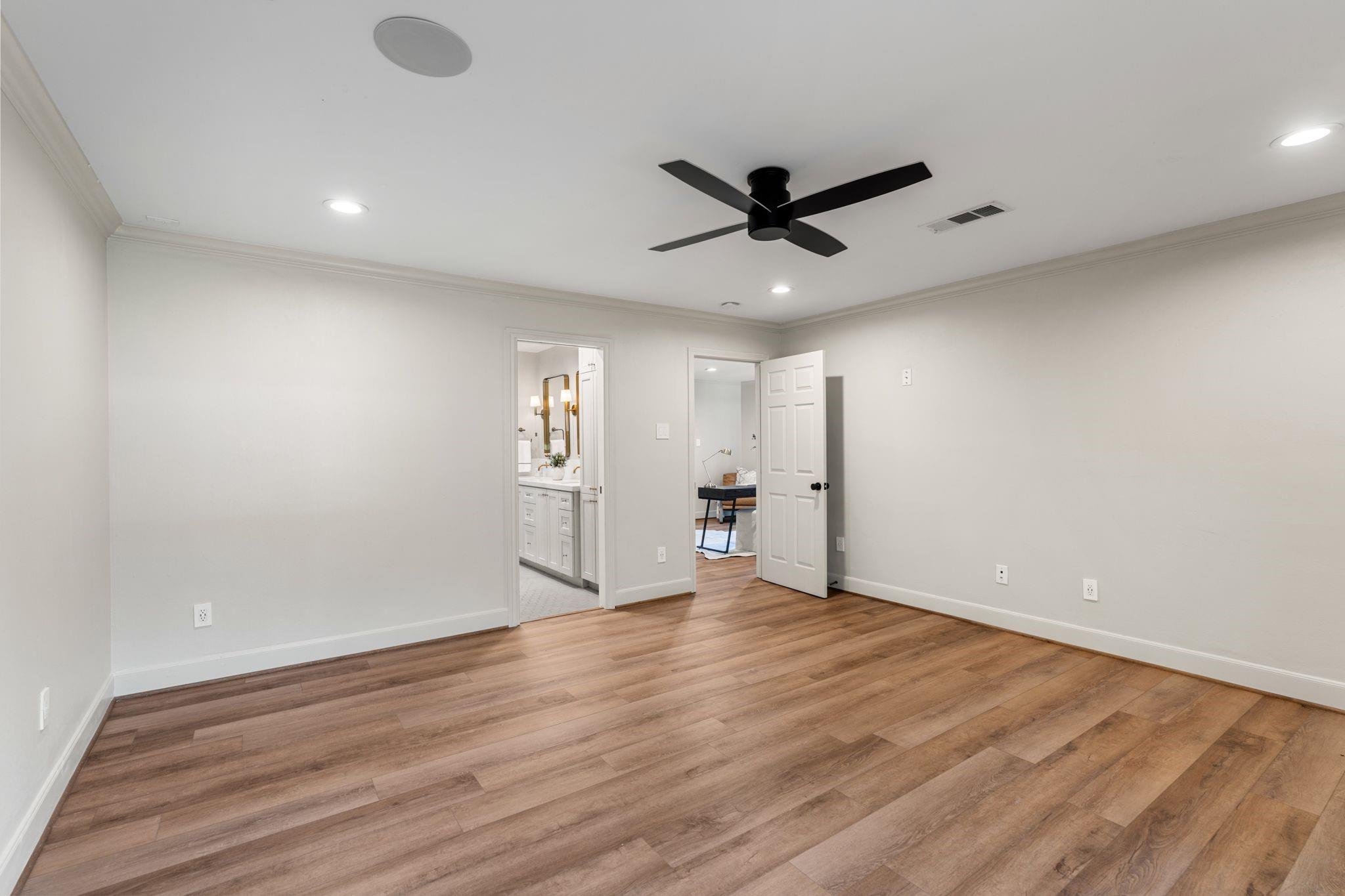 3113 N Saddlebrook Lane