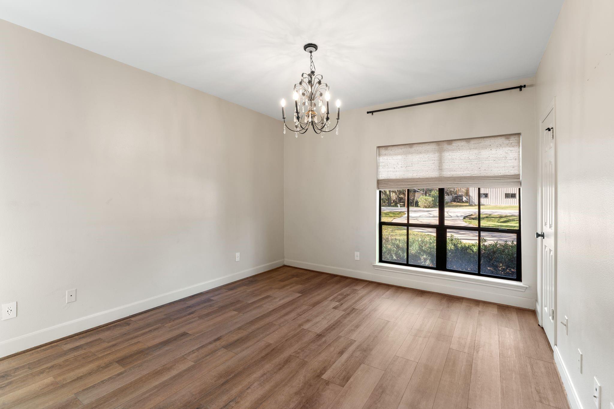 3113 N Saddlebrook Lane