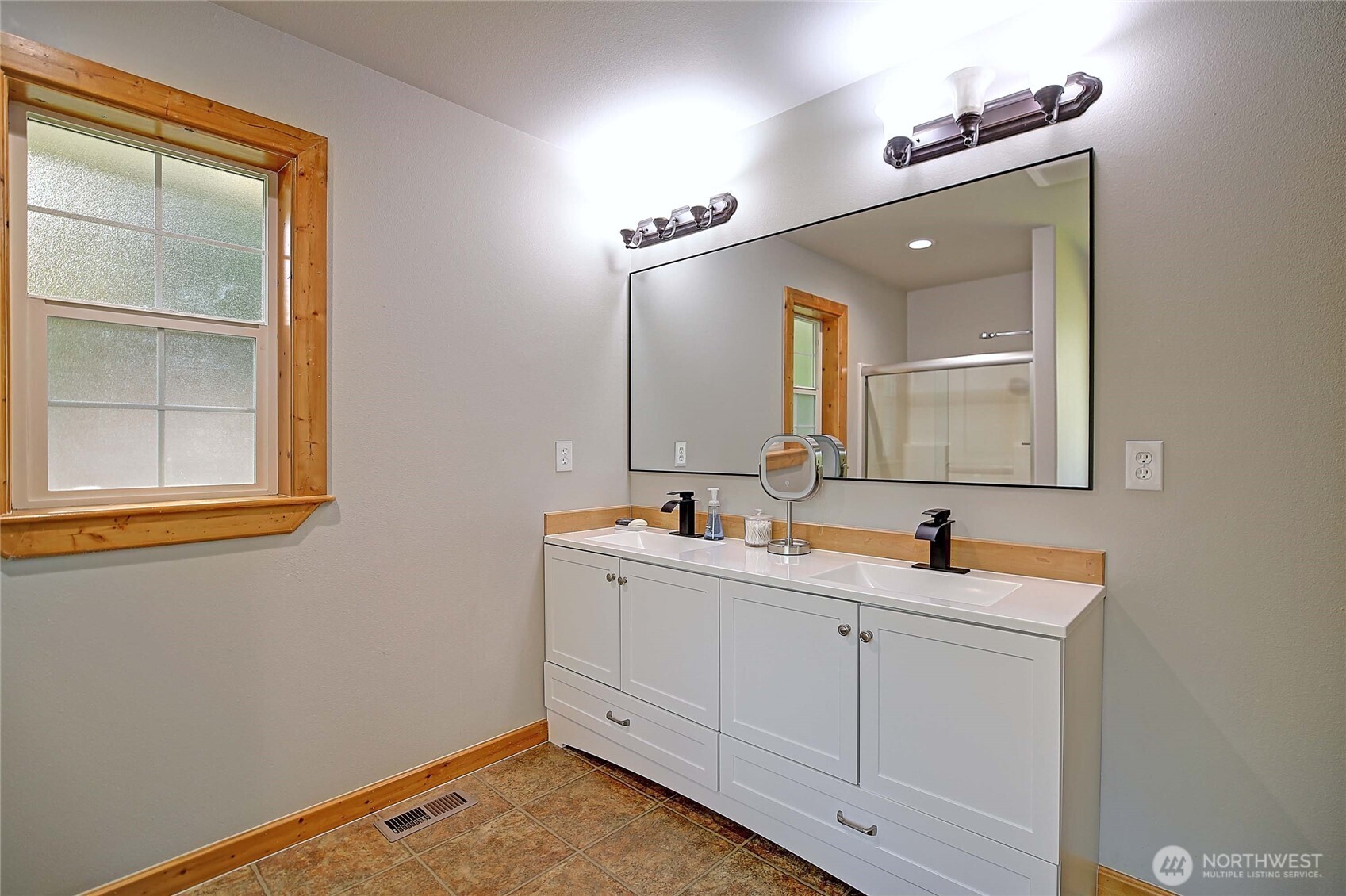 435 NW Camano Drive